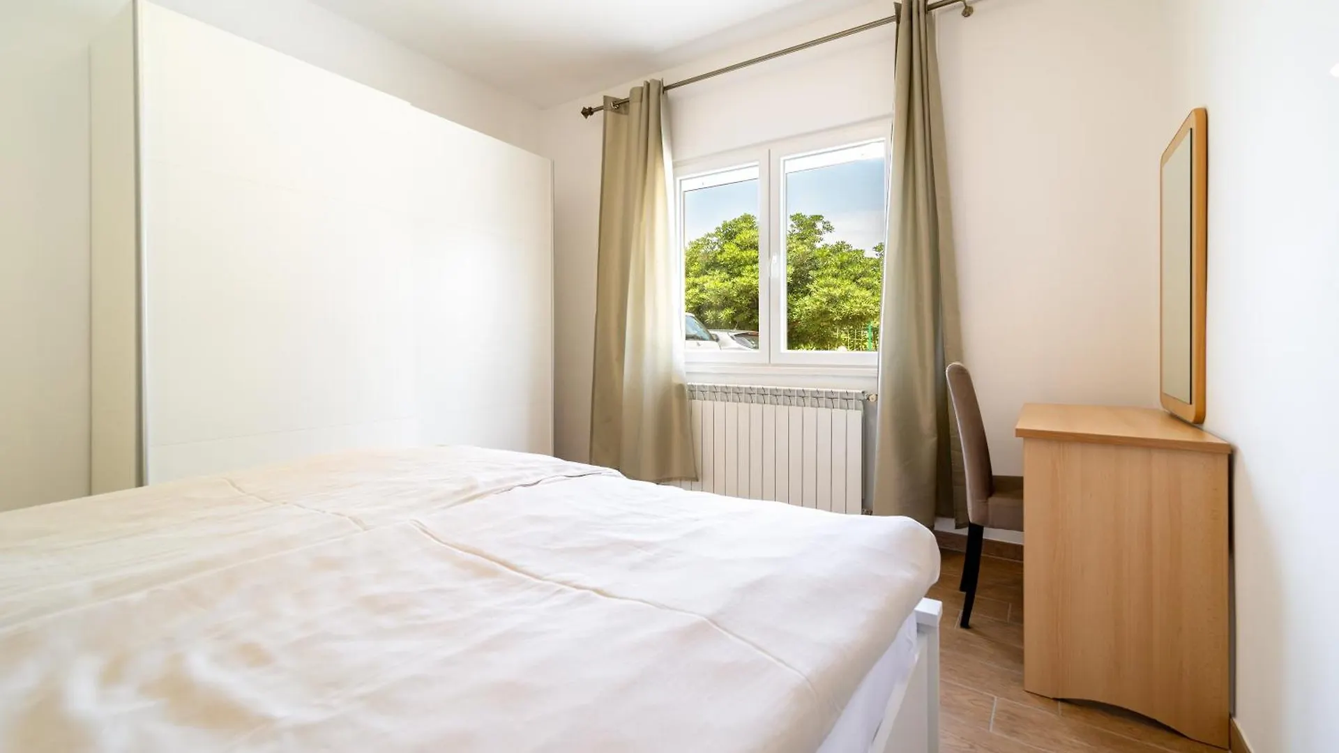 Apartmani Visnja Lopar 0*,  Croazia