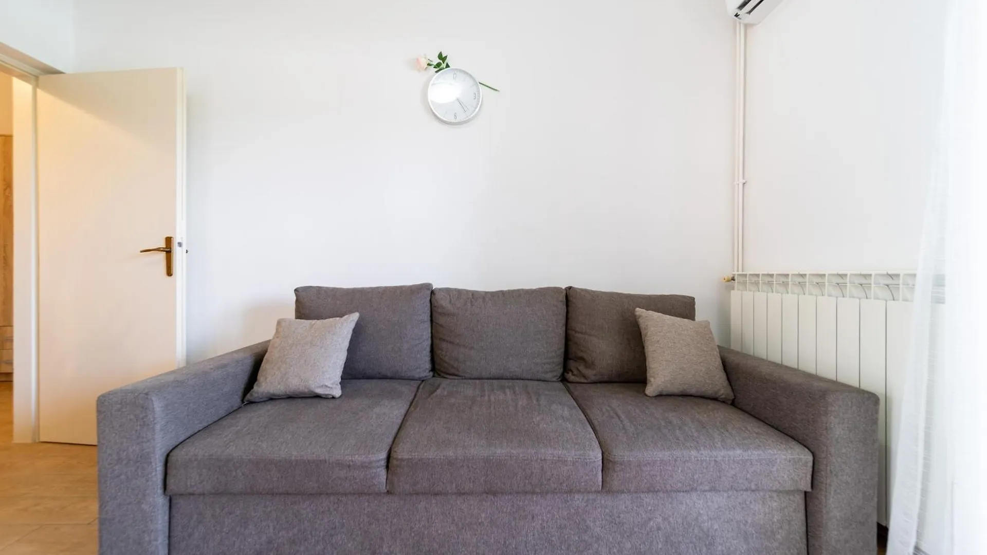 Apartmani Visnja Lopar 0*,  Croazia