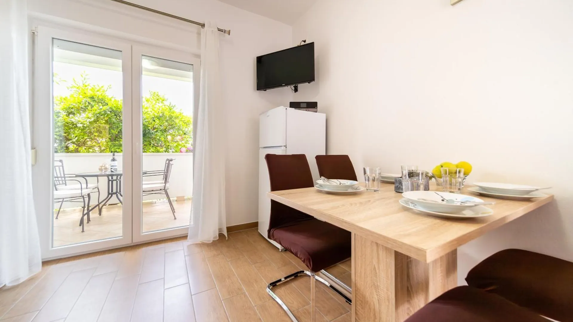Apartmani Visnja Lopar